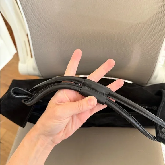 Large Black Suede Gucci Hobo Bag - Picture 2 of 14